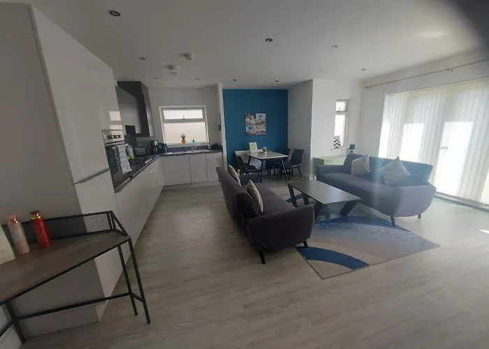 Luxury 2Bedroom - 2Bath - Prime Location - Patio