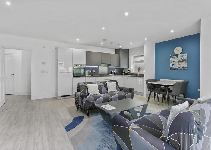 Luxury 2Bedroom - 2Bath - Prime Location - Patio