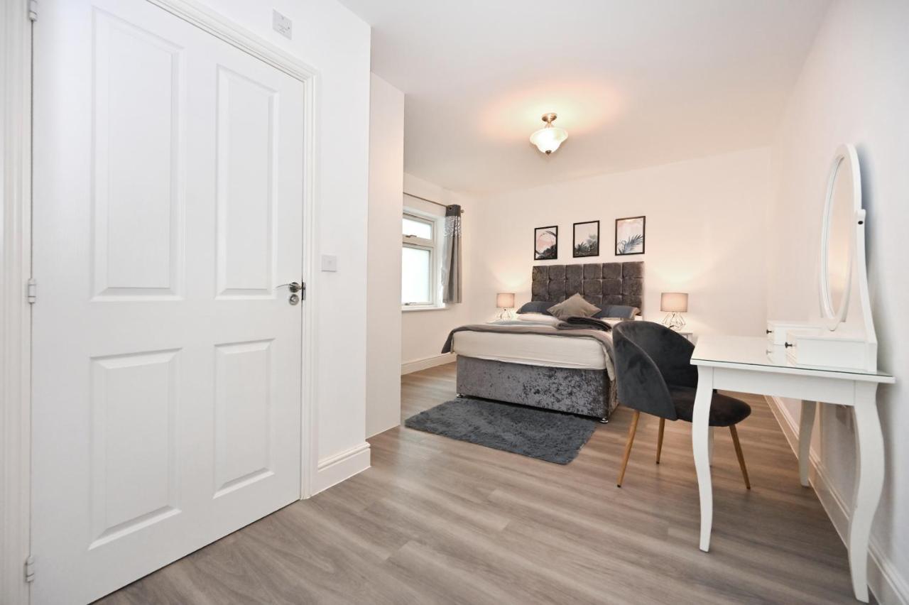 Luxury 2bedroom - 2bath - Prime Location - Patio Harrow on the Hill