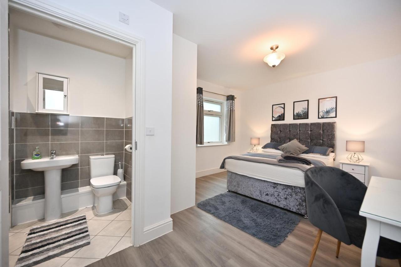 Apartment Luxury 2bedroom - 2bath - Prime Location - Patio Harrow on the Hill