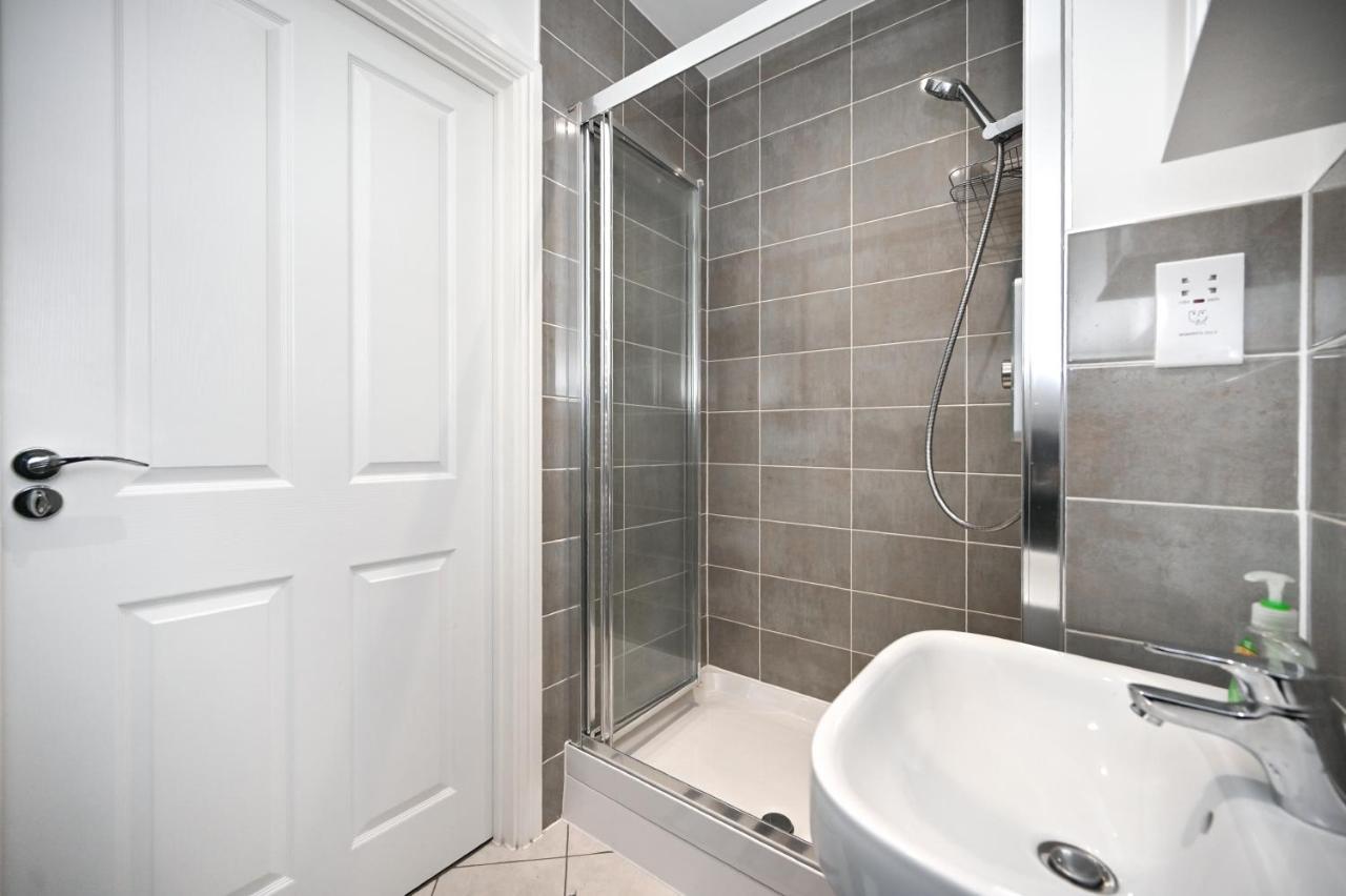 Luxury 2bedroom - 2bath - Prime Location - Patio Apartment