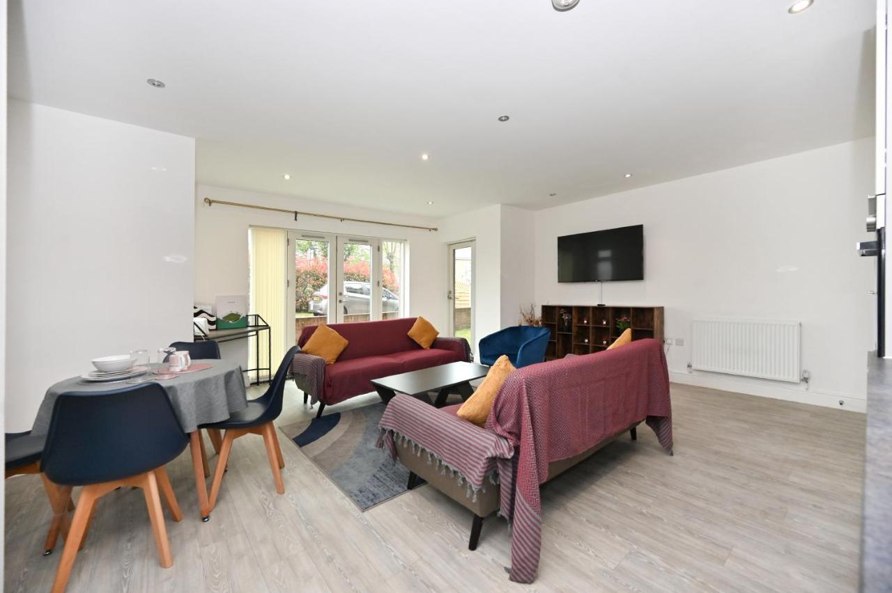 Luxury 2bedroom - 2bath - Prime Location - Patio Apartment