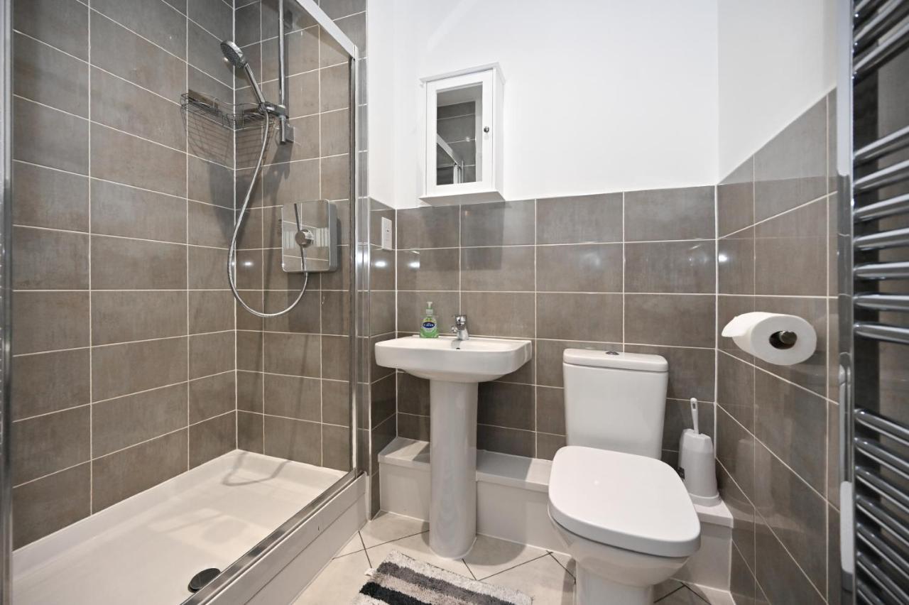 Luxury 2bedroom - 2bath - Prime Location - Patio Harrow on the Hill