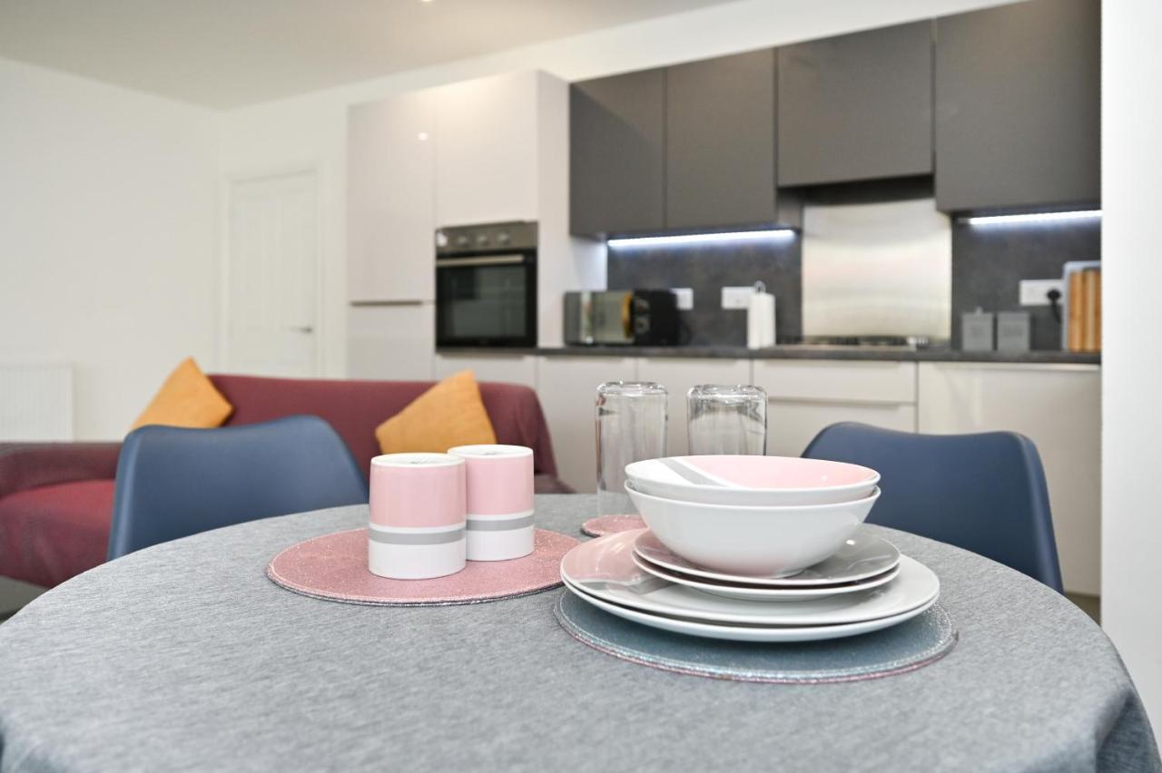 Luxury 2bedroom - 2bath - Prime Location - Patio *