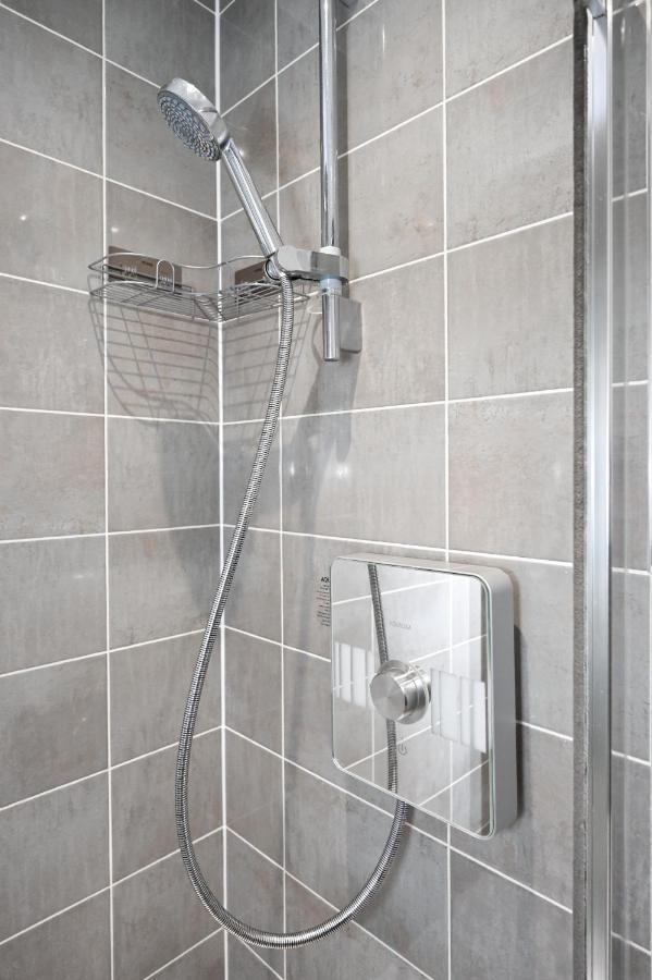 Luxury 2bedroom - 2bath - Prime Location - Patio Apartment
