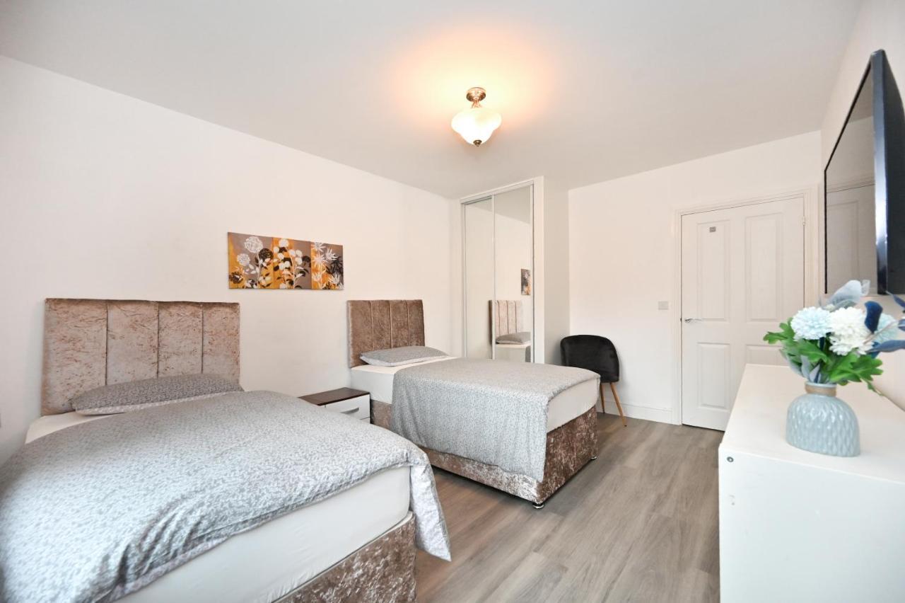 Luxury 2bedroom - 2bath - Prime Location - Patio * Harrow on the Hill