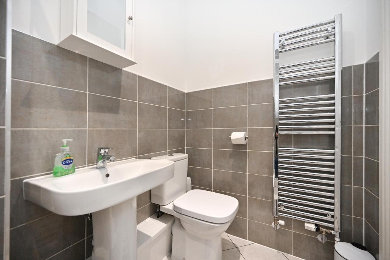 Apartment Luxury 2bedroom - 2bath - Prime Location - Patio Harrow on the Hill