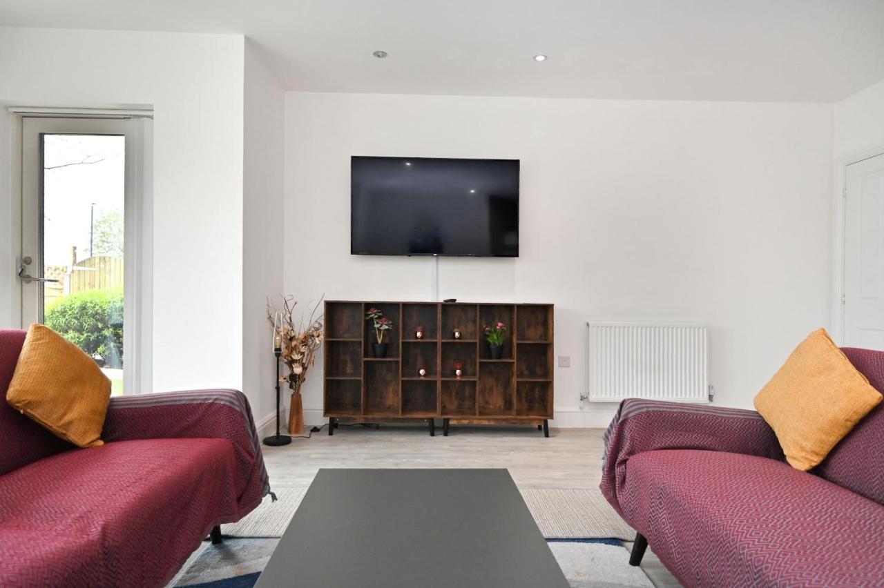 Luxury 2bedroom - 2bath - Prime Location - Patio Apartment