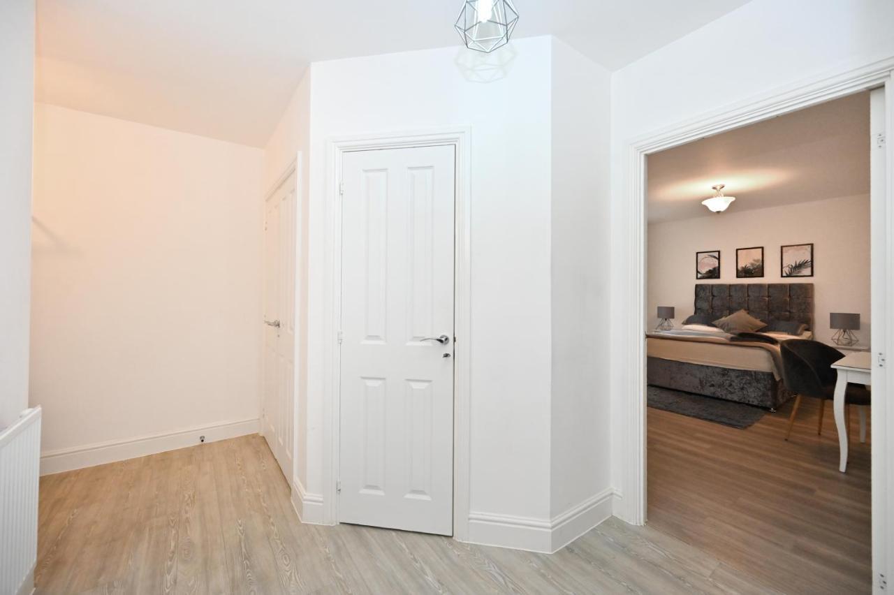 Luxury 2bedroom - 2bath - Prime Location - Patio