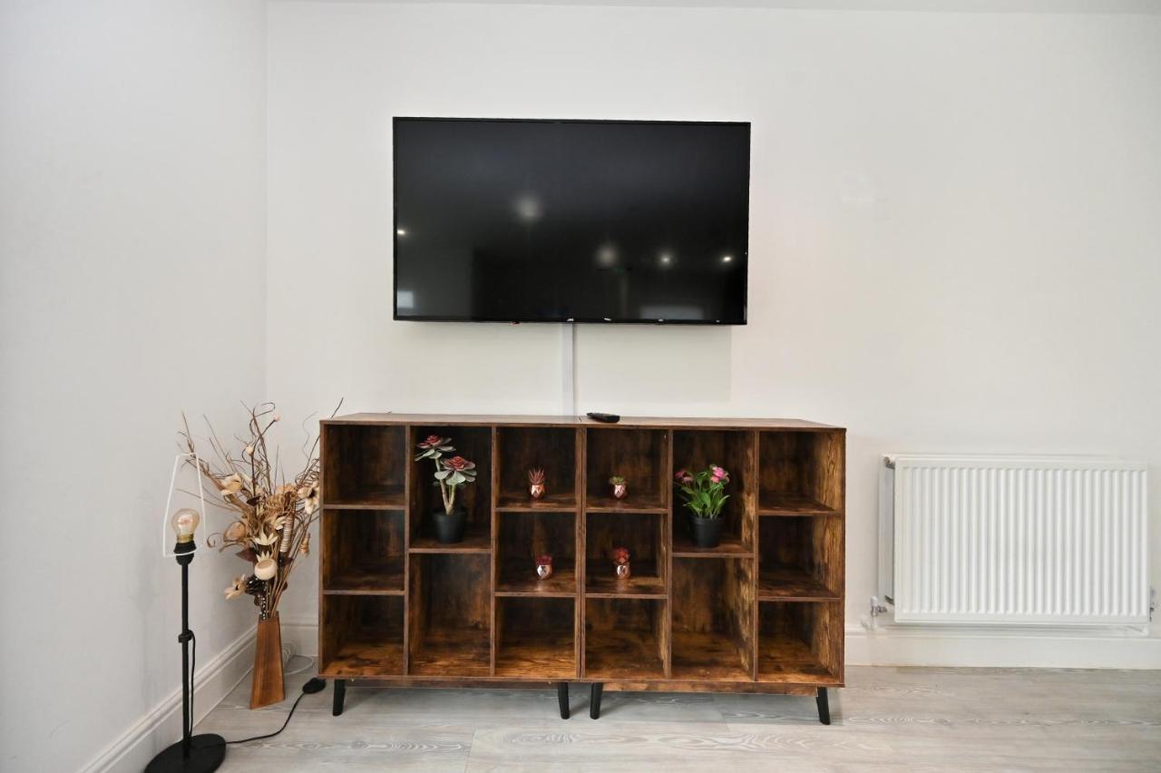 Luxury 2bedroom - 2bath - Prime Location - Patio
