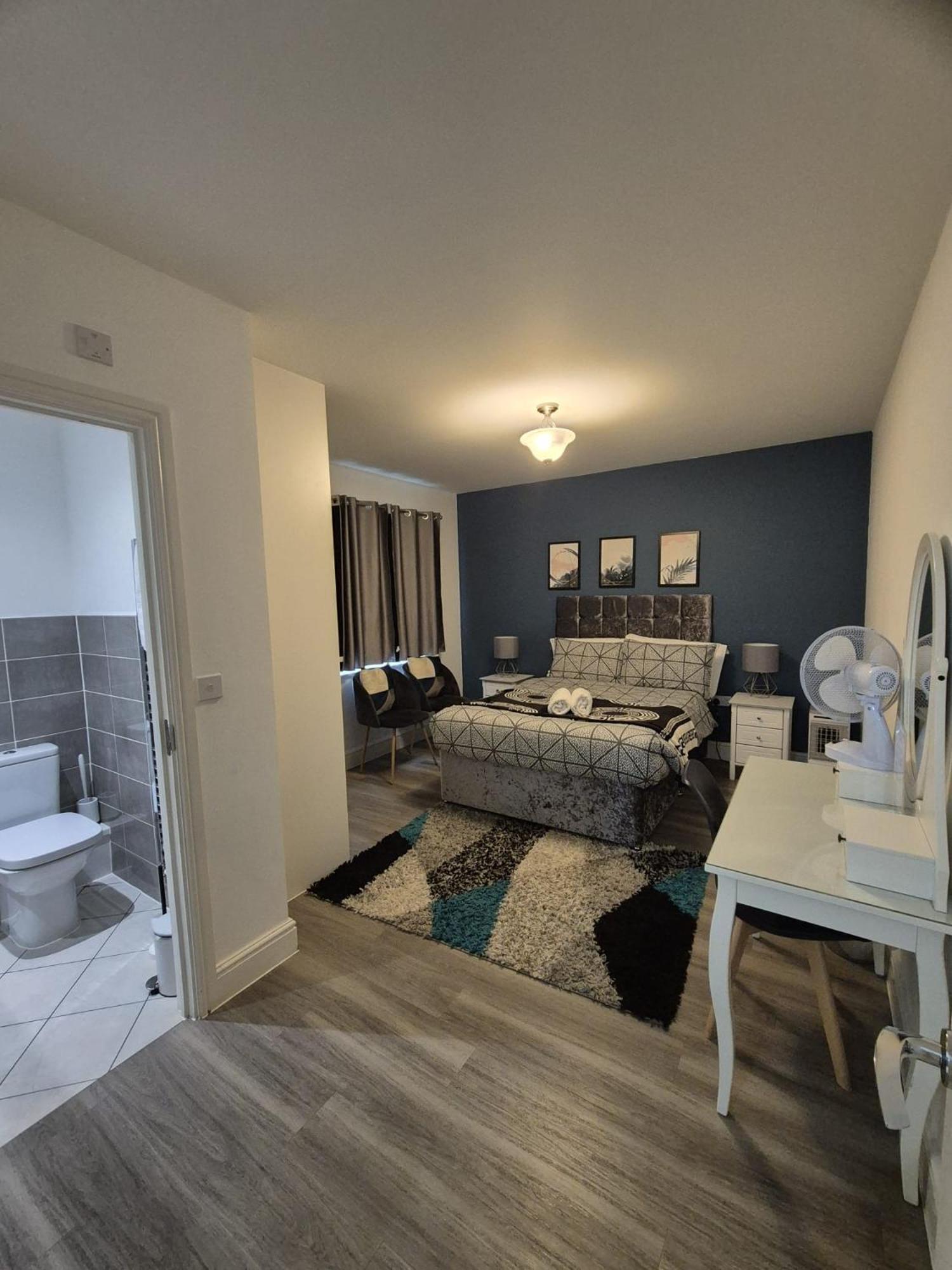 Apartment Luxury 2bedroom - 2bath - Prime Location - Patio Harrow on the Hill