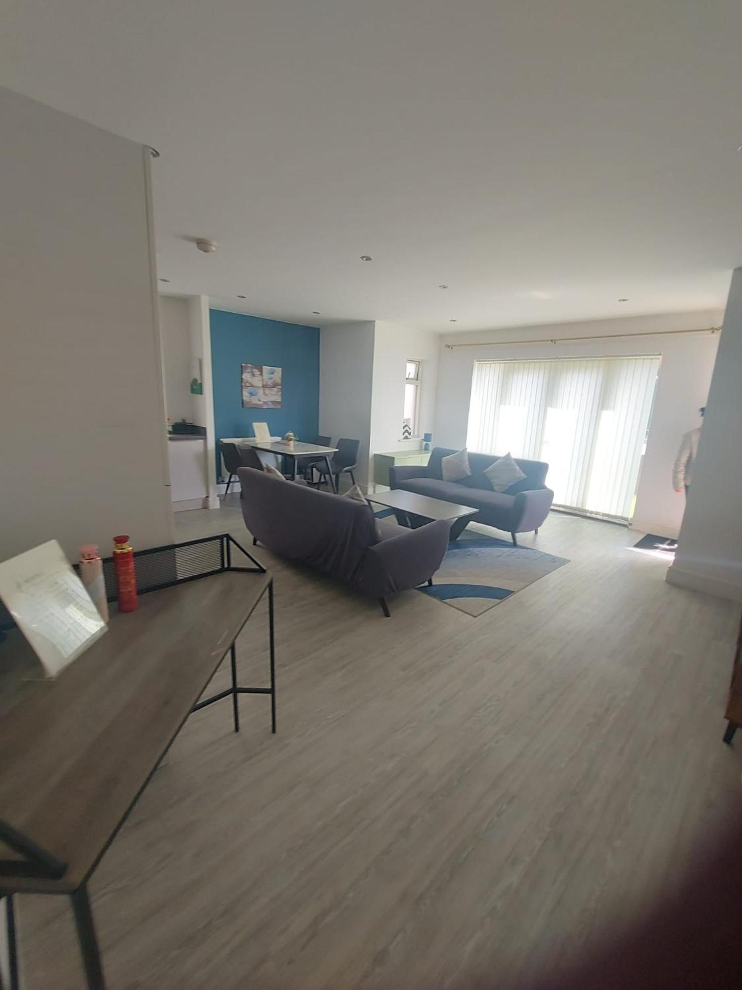 Luxury 2bedroom - 2bath - Prime Location - Patio * Harrow on the Hill